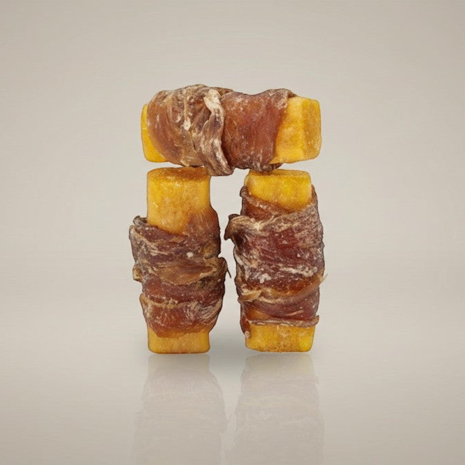 Lupiora KIDDOG Super Premium Hundesnack aus getrockneter Entenbrust umwickelt um ein Süßkartoffelstäbchen